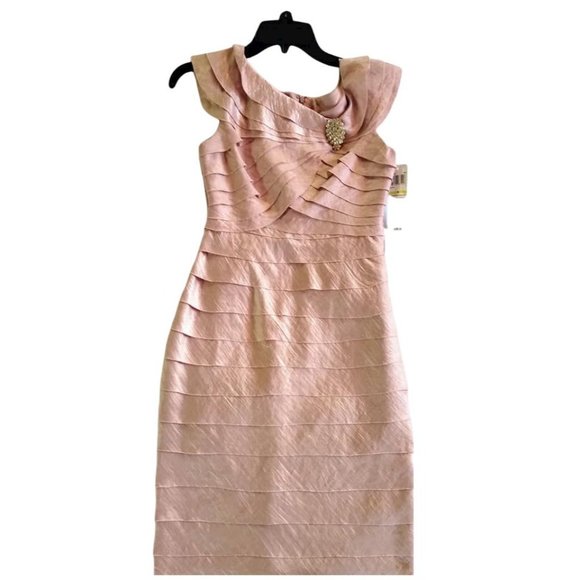 LONDON TIMES Pink Cocktail Dress with Broach Size 4 XS - Picture 1 of 5